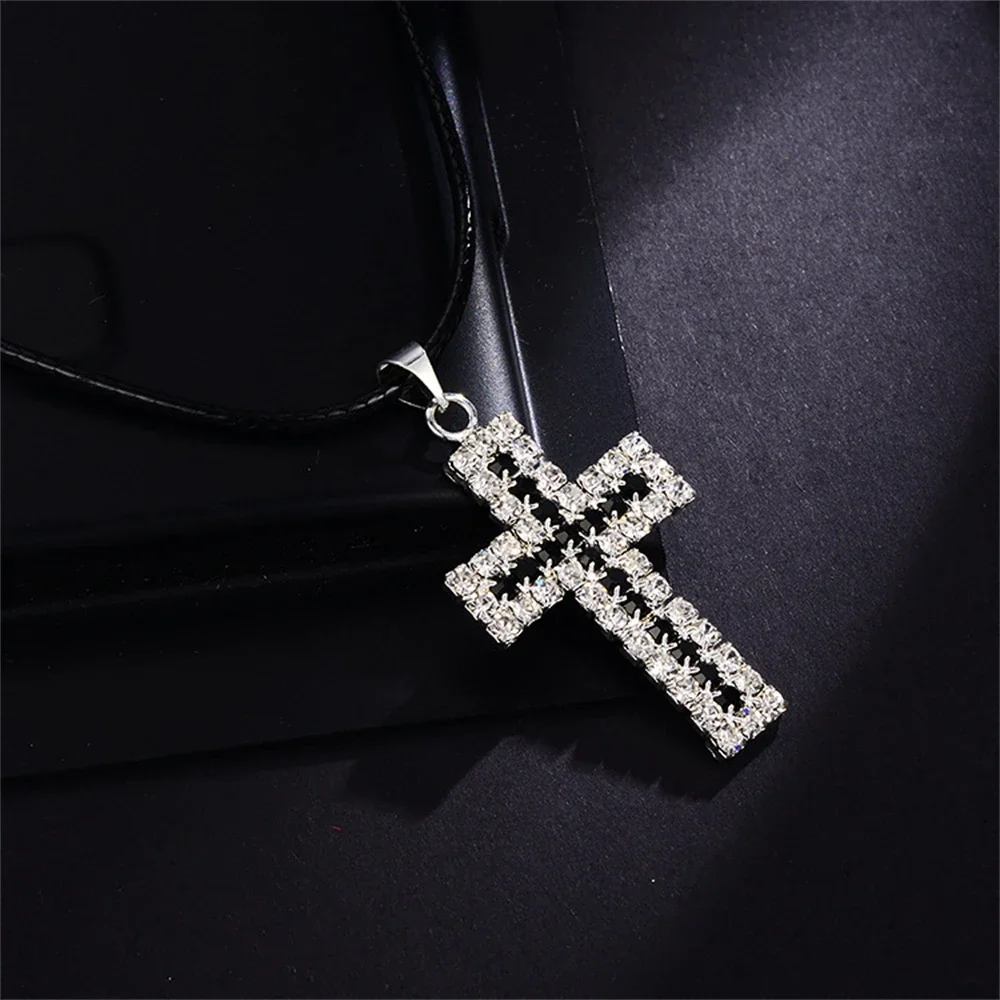 Delicate Women's Hip Hop Cross Pendant Necklace Zircon Chain Bling Necklaces Fine Jewelry Fashion Gift