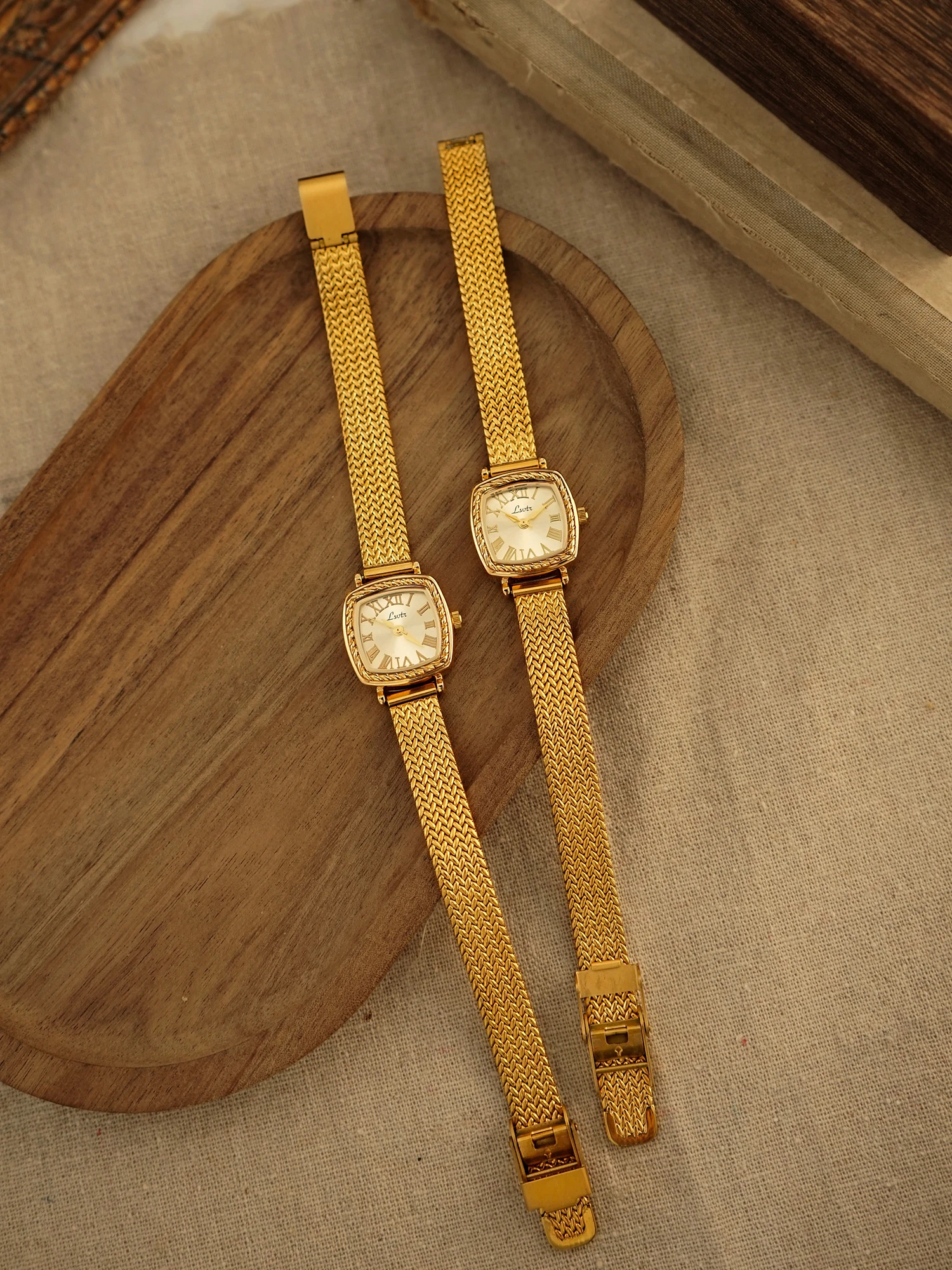 1 Piece French Retro Gold Small Dial Quartz Copper Strap Women's Watch Elegant and Stylish Exquisite Small Suitable for Daily view 4
