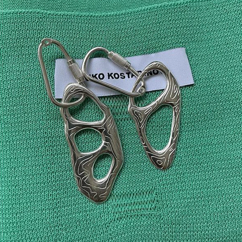2024 New Textured Mountaineering Keychain Sports Leisure Style Men\'s And Women\'s Jewelry Gifts For Fathers