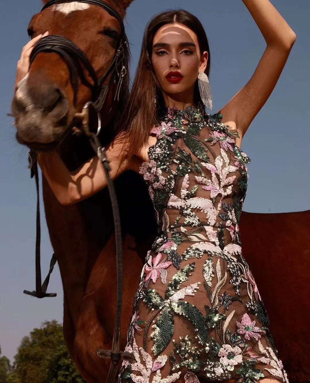 Vestido de fiesta de diseñador de lujo para mujer, sin mangas, lentejuelas, bordado, hojas, flores, Bodycon, Mini vestido de fiesta de noche de celebridades