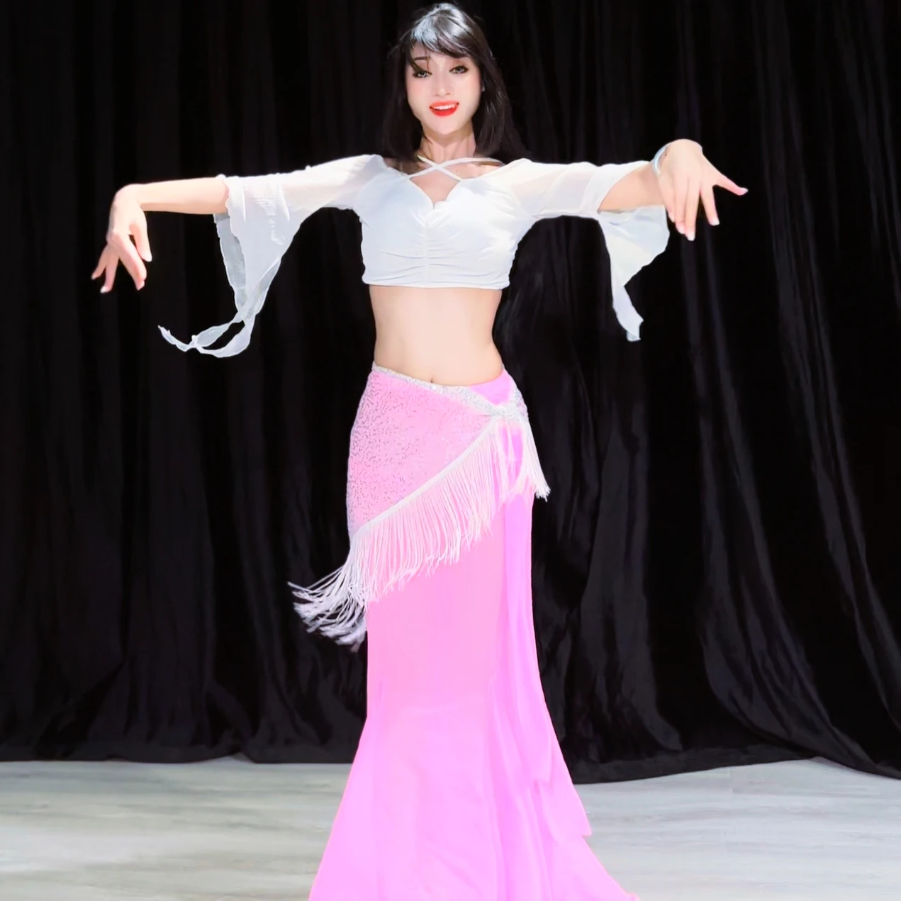 Nieuwe Buikdans Sexy Temperament Prestaties Kostuum Wit Off Schouder Top + Roze Fishtail Rok 2 stks Oosterse Dans kostuum