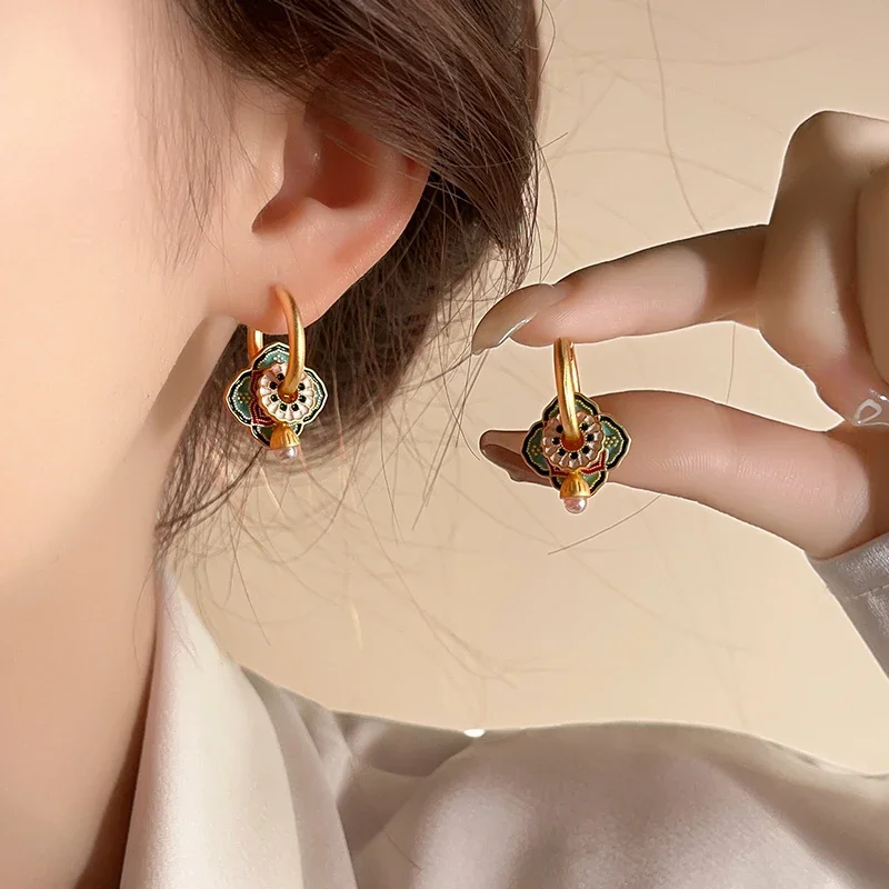 

Guria new Chinese earrings light luxury high-end retro studs 2024 new popular national style accessories earrings women