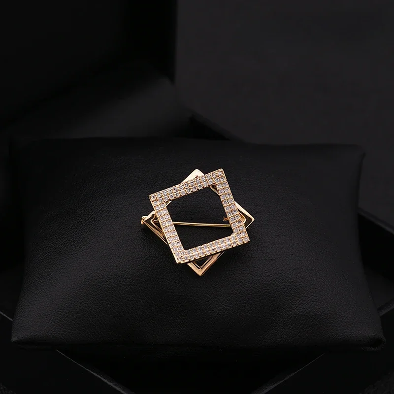 

Simple Square Small Pin High-End Brooch Women's Suit Shirt Neckline Fixing Buckle Anti-Exposure Clothes Accessories Jewelry 6135