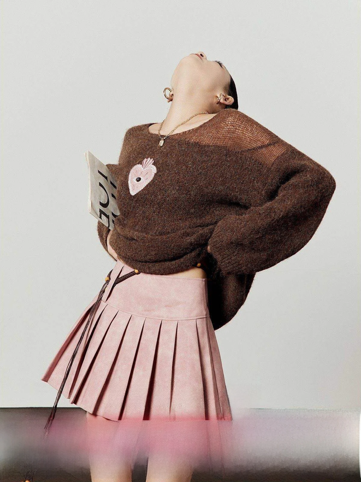 

Карамельный вязаный свитер свободного кроя для женщин с вышивкой и пэчворком, осенняя новинка, уютный теплый длинный топ