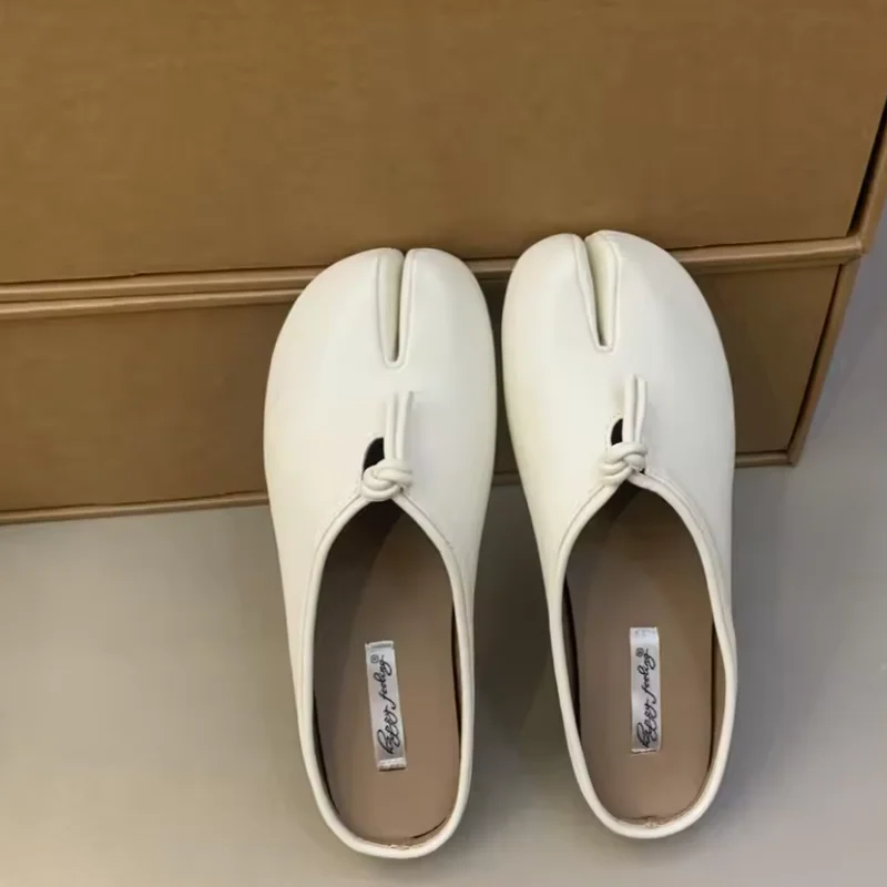 

Women Split Toe Slipper 2026 Brand Fashion Tabi Ninja Flats Casual Round To Vintage Slippers Ladies Leisure Mules Shoes