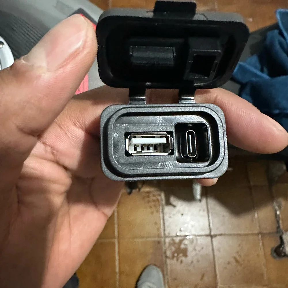 For 250SR 250SRS 2023 2024 2025 Motorcycle Accessories USB Charger Power Type C Port Quick Charging Interface Socket Outle