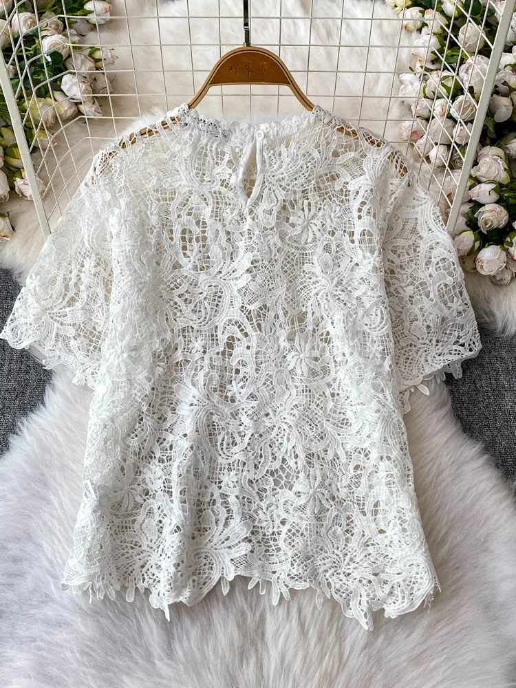 

Slimming Effect Hollow out Lace irt Women's Loose Fit ort Sve round Ne Top Korean Sle Commute Faion Summer Design