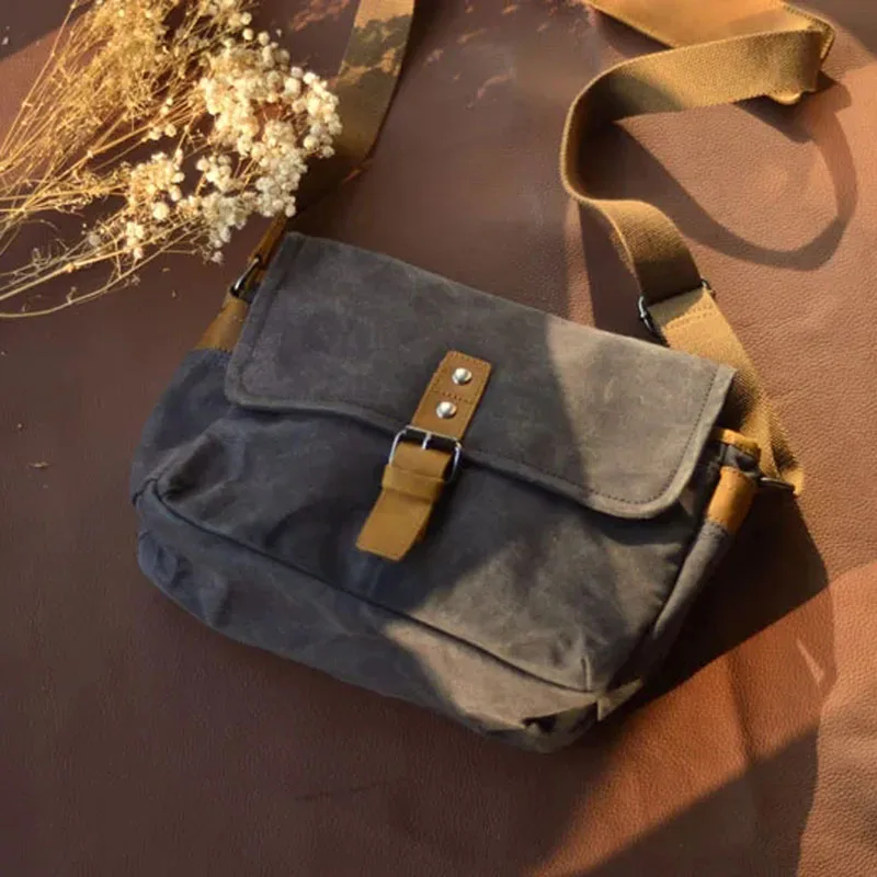 

AETOO American retro waterproof mountaineering crossbody bag men's simple motorcycle large capacity messenger bag shoulder bag