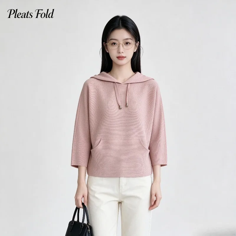 Women's Hooded Sweatshirt 2026 New Spring and Autumn Commuter Casual Wear Pleated Short Jacket Women's Versatile Long Sleeve
