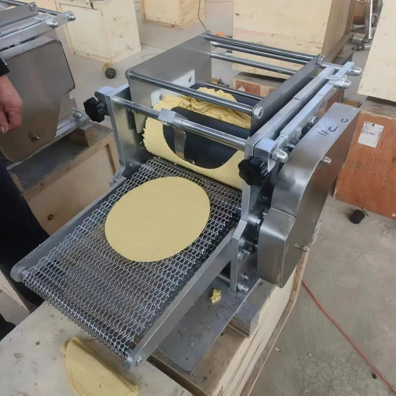 Tortilla Maker for Mexican Corn Flatbread Multi Grain Corn Dough Pressing Machine Tortilla Machine