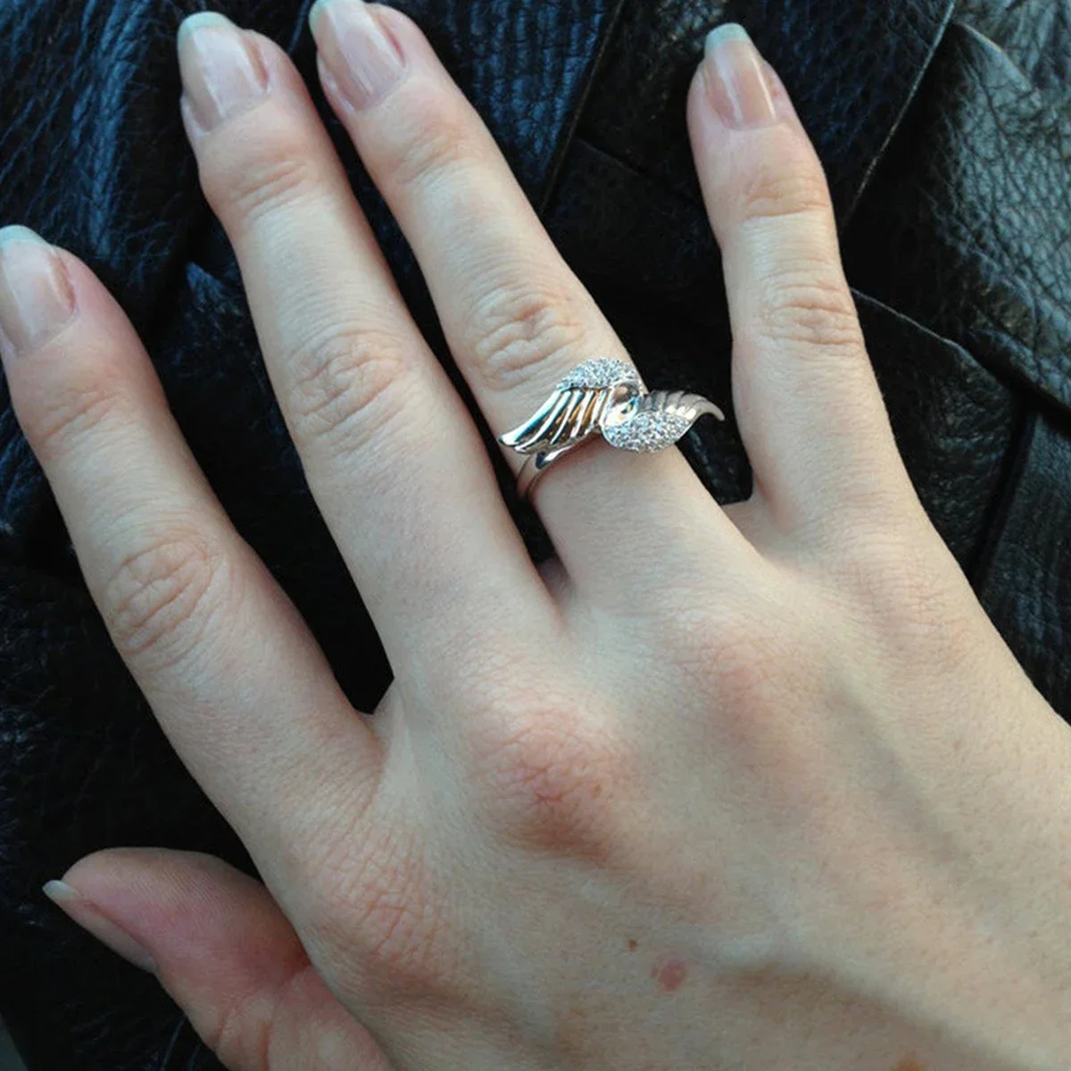 

1pcs Creative Angel Wings MS Zircon Ring Fashion Jewelry for Women
