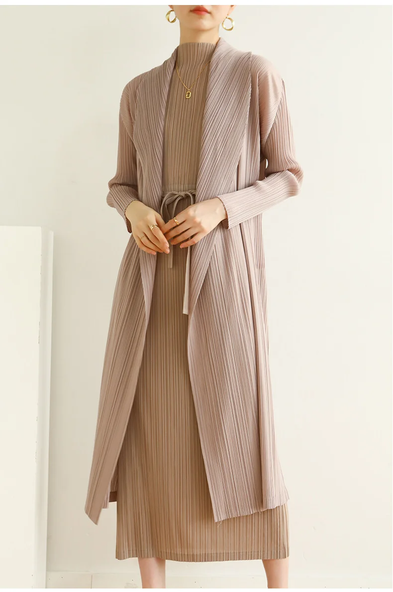 Autumn and spring pleated slim loose casual long-sleeved trench coat pleats [8201]