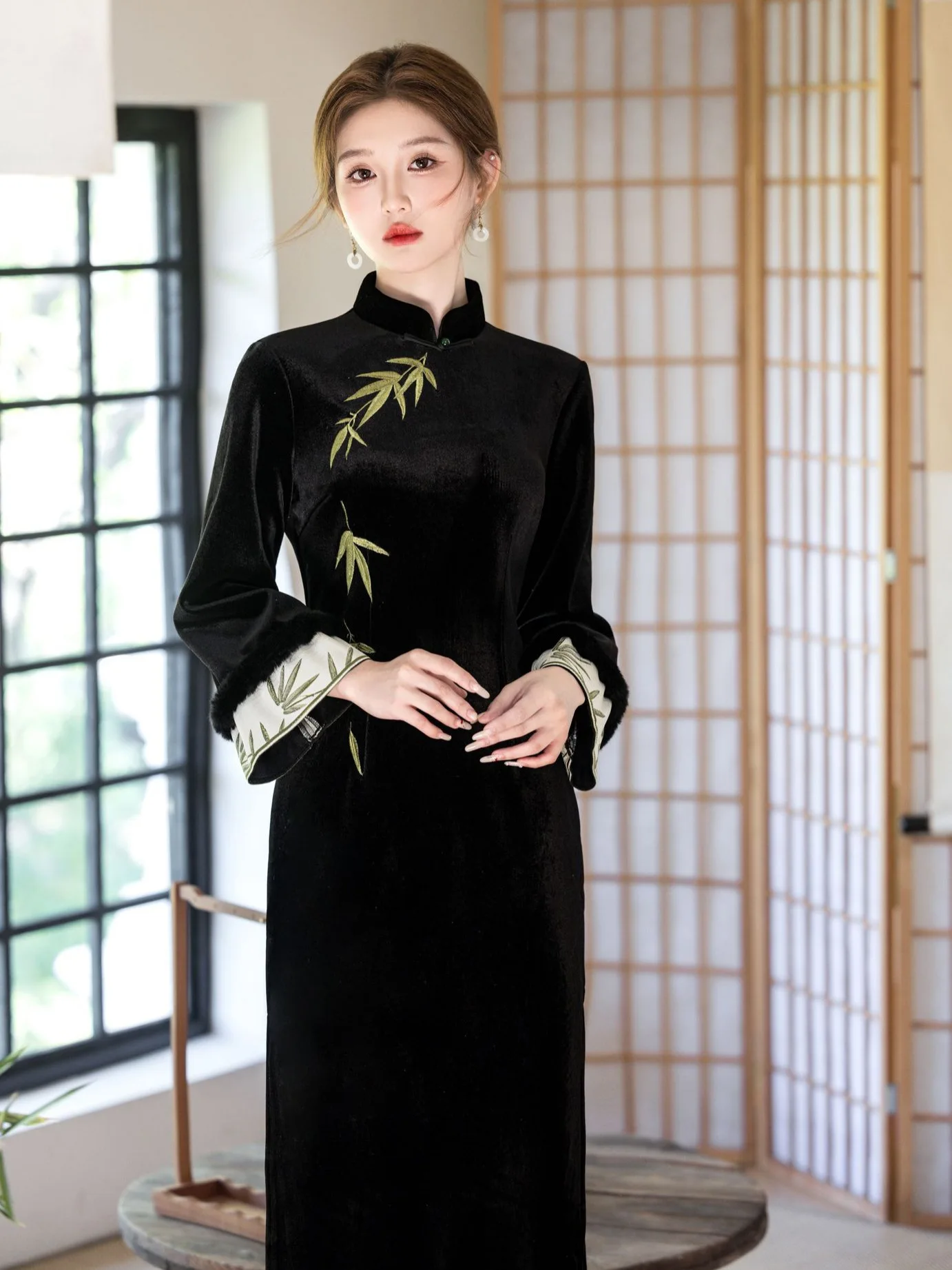 

Утолщенный Cheongsam с длинными рукавами в китайском стиле, улучшенный новый китайский стиль для молодых женщин, осенне-зимнее Ципао в стиле ретро