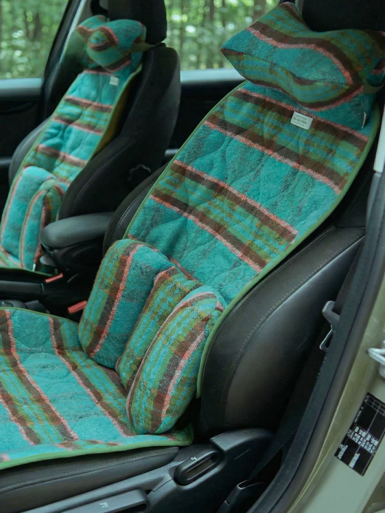 

Комфортный комплект автомобильных ковриков: осенне-зимние, противоскользящие, из хлопковой смесовой ткани, стеганые, с высокой эстетической ценностью