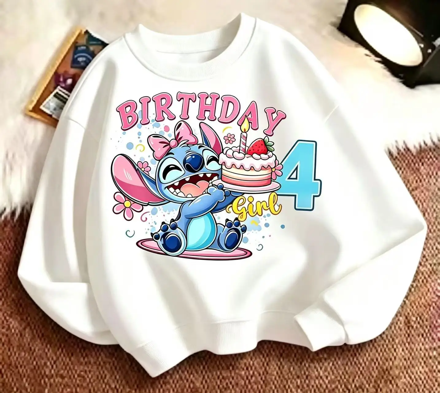 Kids' cartoon alien crewneck sweatshirt, cute design, suitable for toddler boys and girls, fall and winter birthday gift top
