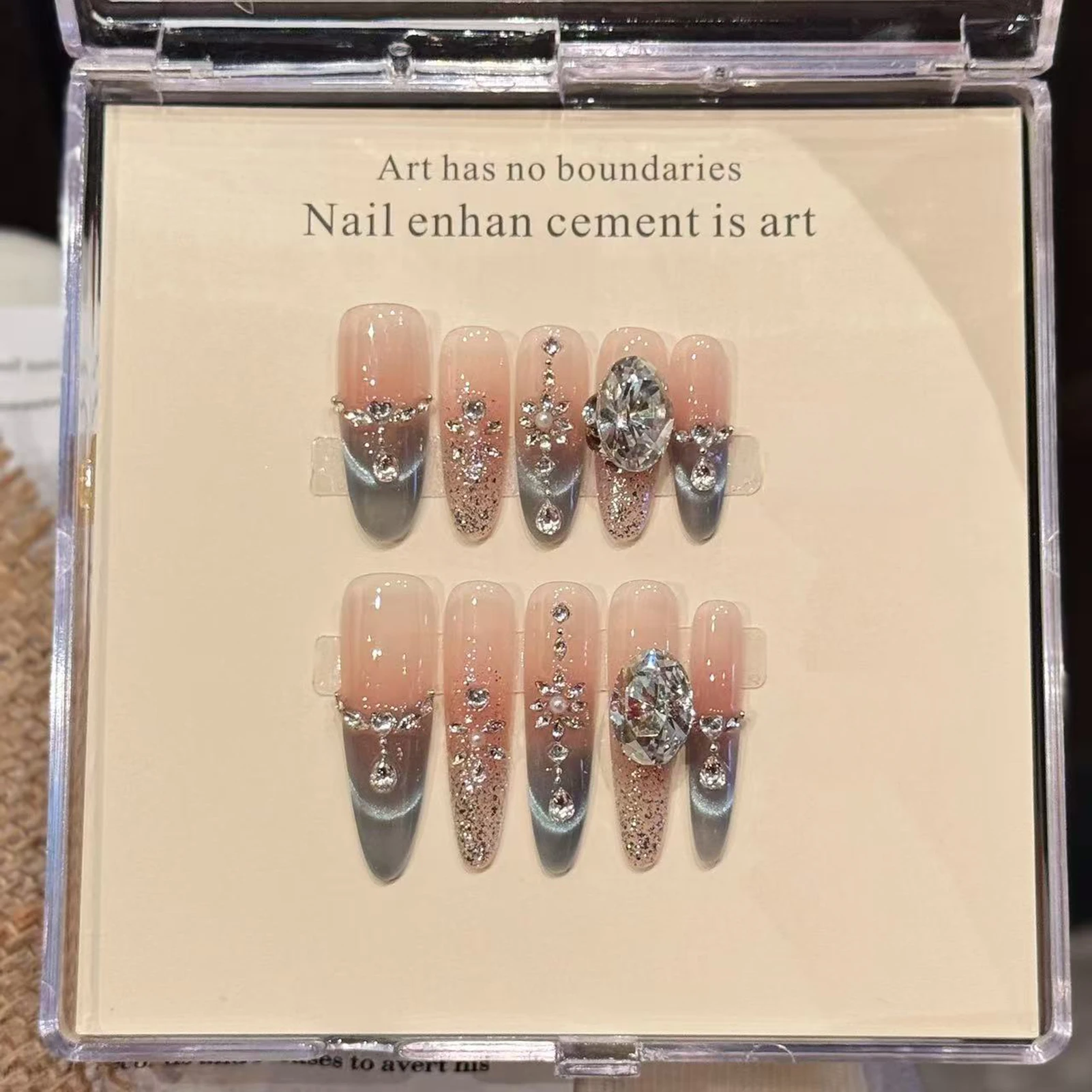 

10 шт. накладных ногтей с эффектом кошачьего глаза, синие, французский маникюр, длинные овальные, с блестками и кристаллами, для женщин, модные, готовые к ношению