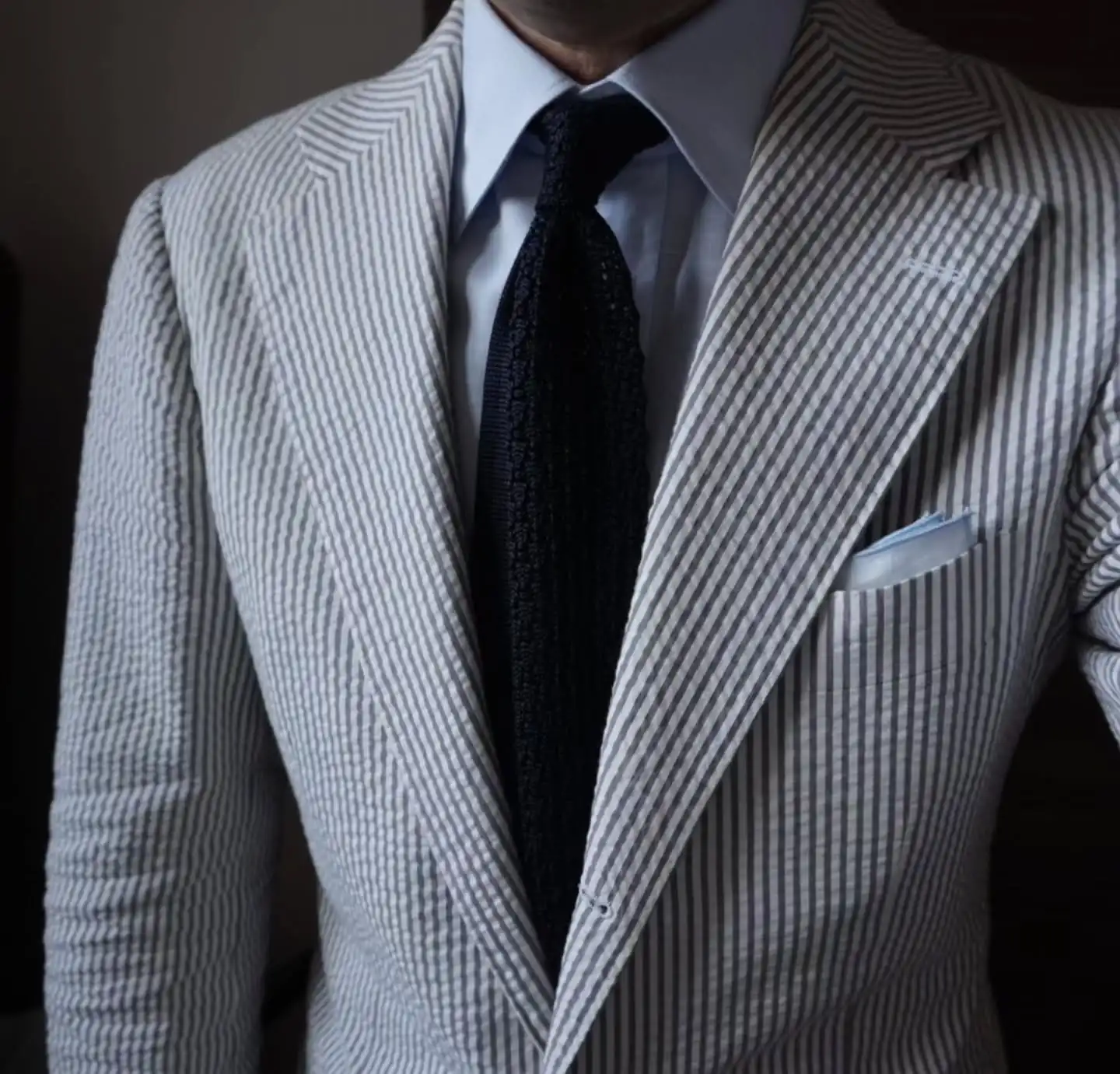 Classic Light Grey Pinstripe Blazer with Notch Lapel and Pocket Square Men Autumn Business Suit Jacket Customized M265870