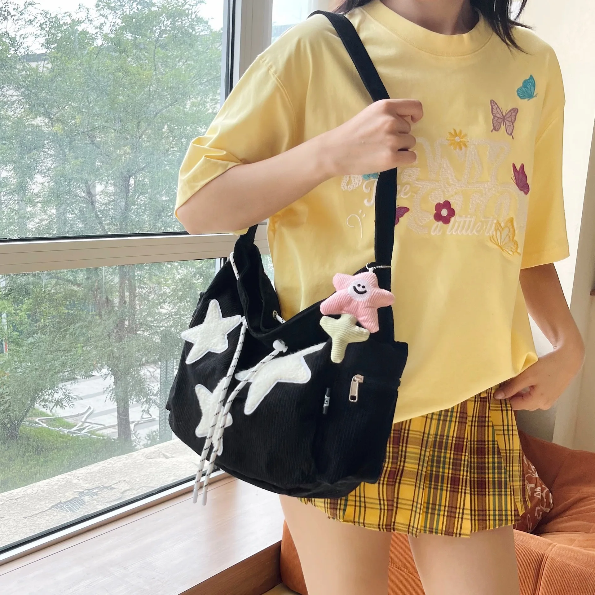Y2K Corduroy Star Tote Bag, Cute Casual Crossbody Shoulder Bag with Plush Star Decor, Large Capacity Messenger Bag for Daily Use view 3