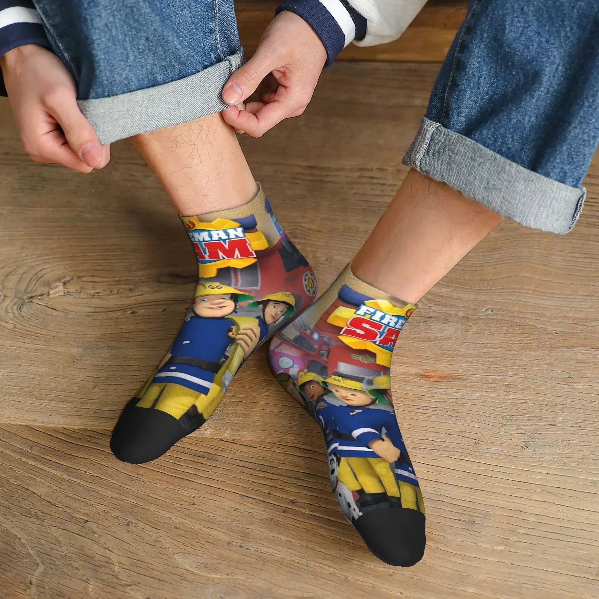 

Всесезонные носки пожарного Сэма с героями мультфильмов, Harajuku, впитывающие пот, носки для экипажа, модные чулки для мужчин и женщин, Рождество