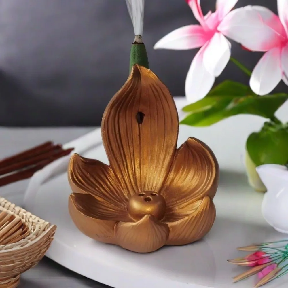 Zen Chinese Style Lotus Incense Burner 3 Hole Resin Lotus Tabletop Incense Base Sleep Aid Lotus Ornament Incense Stick Burner