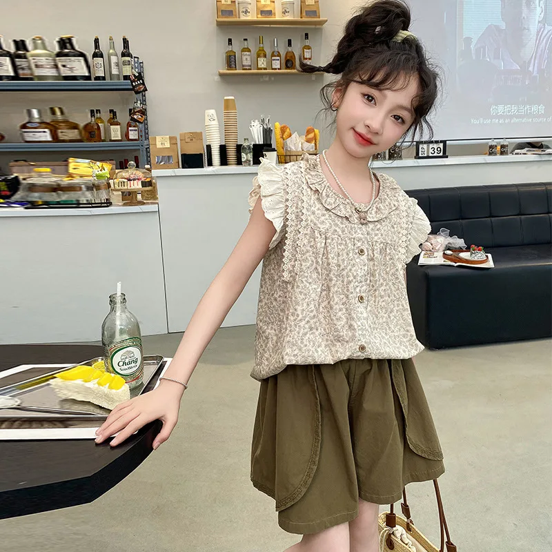 

Girls Suits Summer Wear Thin Set 2024 New French Retro Children Small Flying Sleeve Floral Shirt Shorts Two-piece Set Clothes