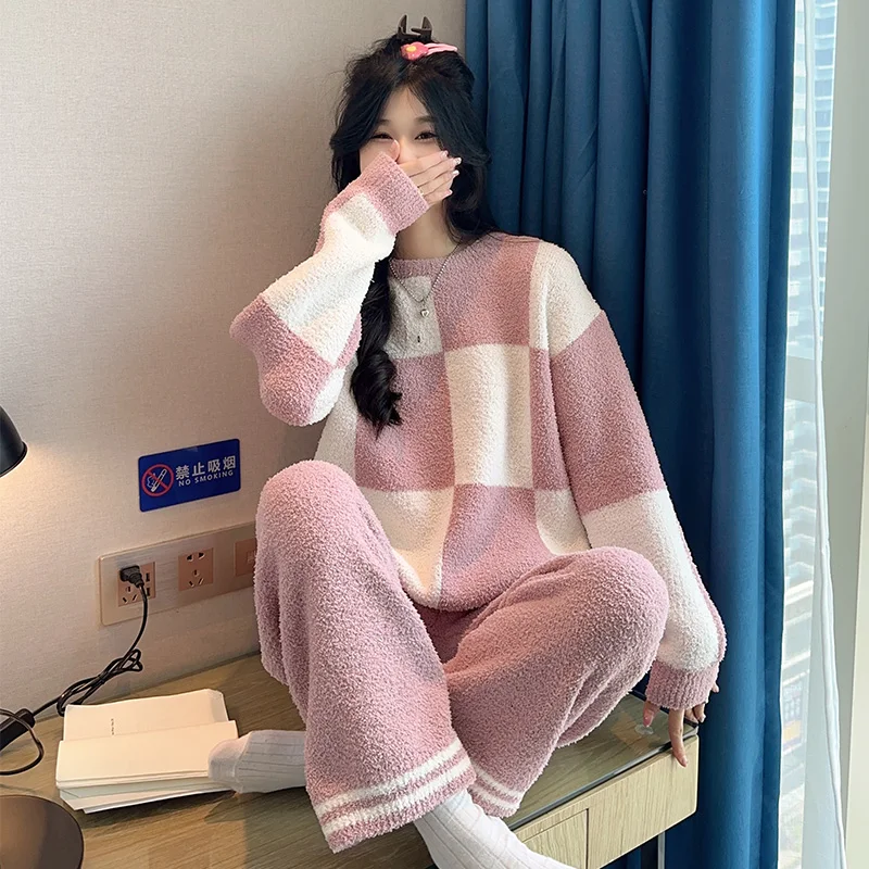 2023 New Coral Fleece Pajama Setwarm Long Sleeve Round Neck Home Clothes for Women Simple Checkerboard Sleeping Wear for Women