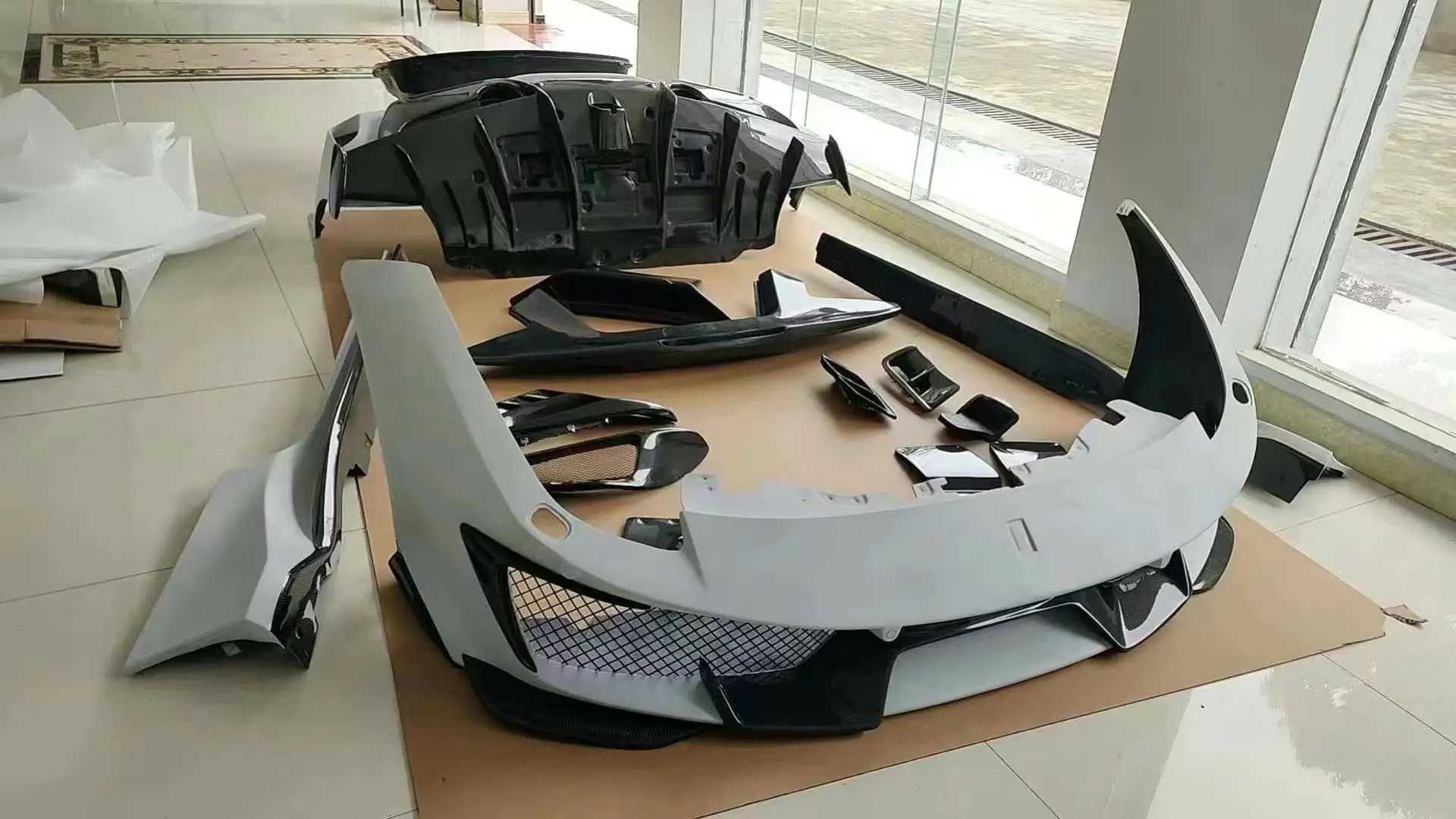 High Quality Tuning Parts Upgrade Pista Style Semi Carbon Fiber Body Kit for 488 Front Bumper Side Skirts Rear Bumper