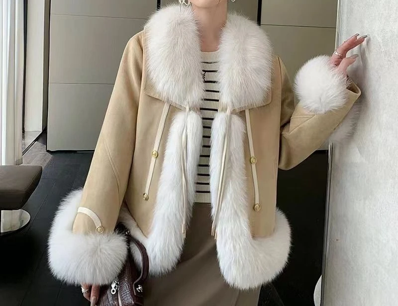 2025 Winter New Women's Short Fashion Fury Coat Versatile