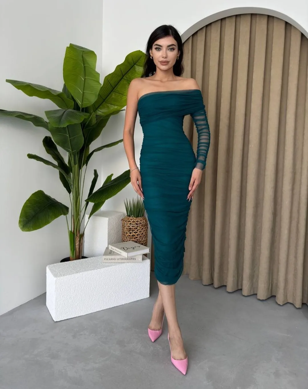 

Customized Elegant One Shoulder Tulle Evening Dress Temperament Straight Knee Length Strapless Long Sleeves Vestidos De Fiesta