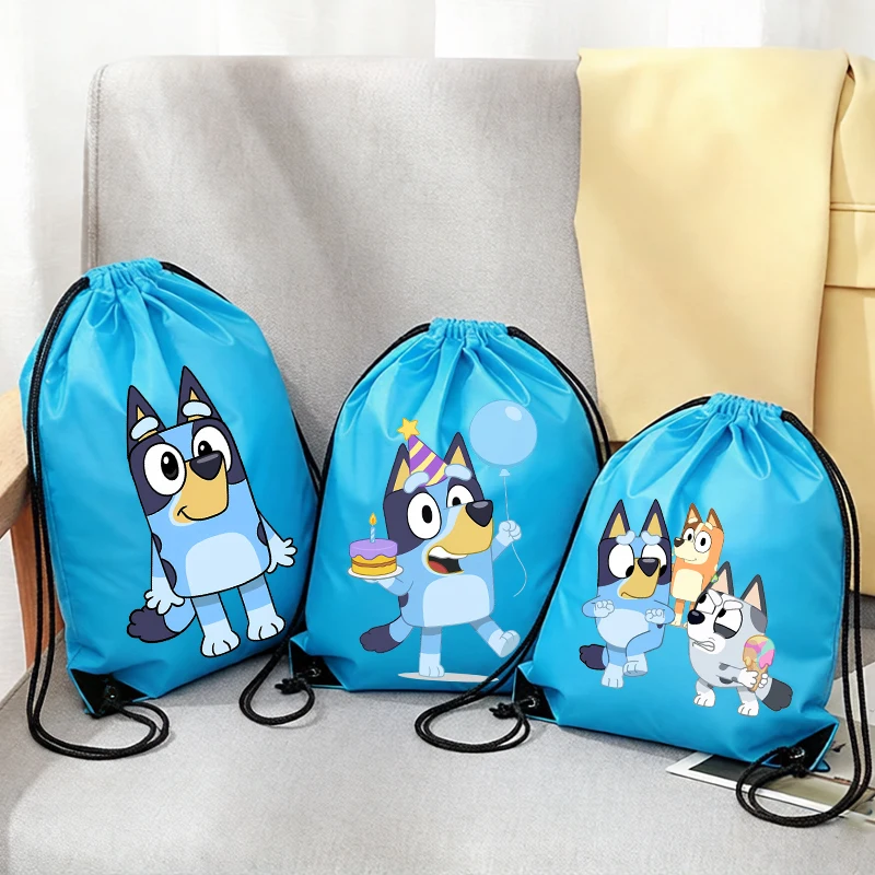 

Детская сумка-мешок Blueye с двумя ручками и ремнем через плечо, милый аниме-мультяшный дизайн, для мальчиков и девочек, с карманами, для вечеринок, игр, подарков, игрушек и конфет