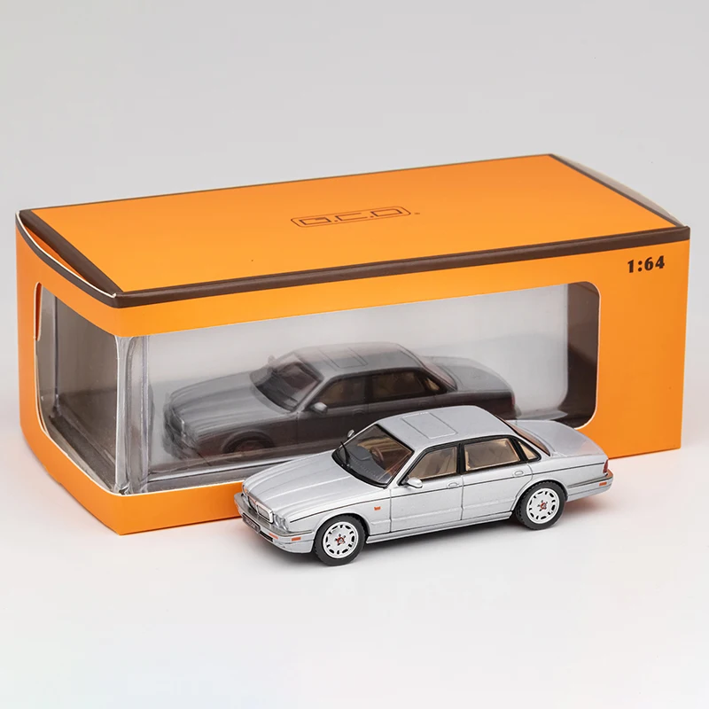 

New Arrival 1/64 Model Car Alloy Diecast Toy Jaguar XJ (X300) Classical Cars Model Vehicle Toys Collection Decoration