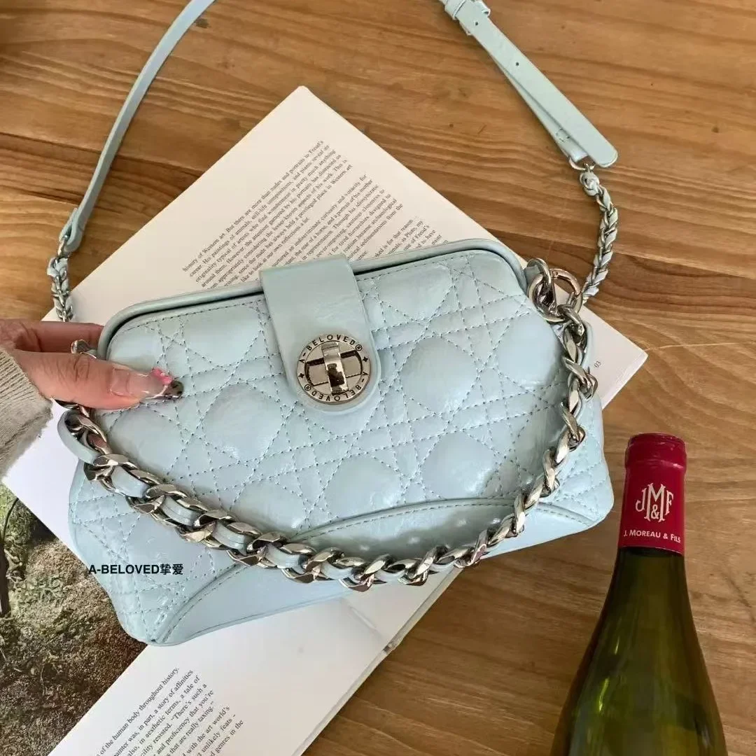 

2025 High-end Diamond Chain Mini Bag - Exquisite Lock Design, Versatile Crossbody Phone Bag for Women