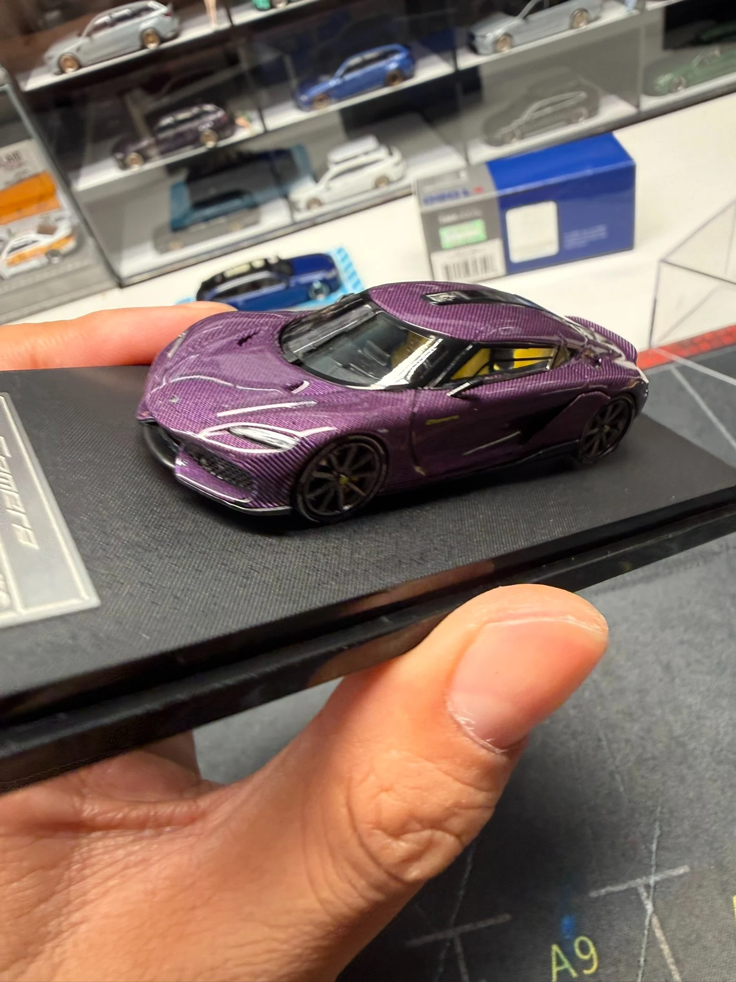 Diecast 1:64 Scale Gemera Classic Alloy Car Model view 2