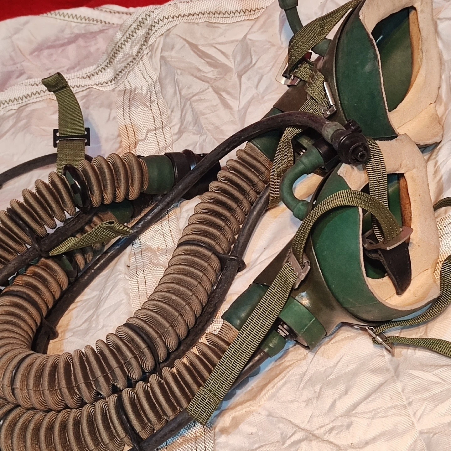 الفائض العسكري الأصلي الأصلي الصيني عالي الارتفاع المقاتل الطيار نمط 6505 قناع الأكسجين