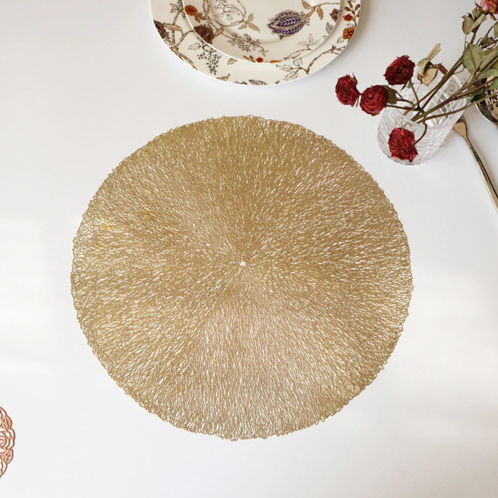 

Enhance Your Meal Times with These Beautifully Designed Set of 6 Circular Insulated Placemats Suitable For Any Setting