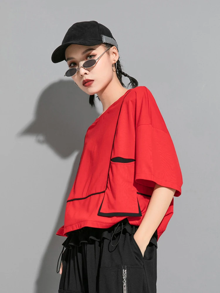 [EAM] Women Red Pocket Split Joint Big Size T-shirt New Round Neck Three-quarter Sleeve Fashion Tide Spring Summer 2024 1U622