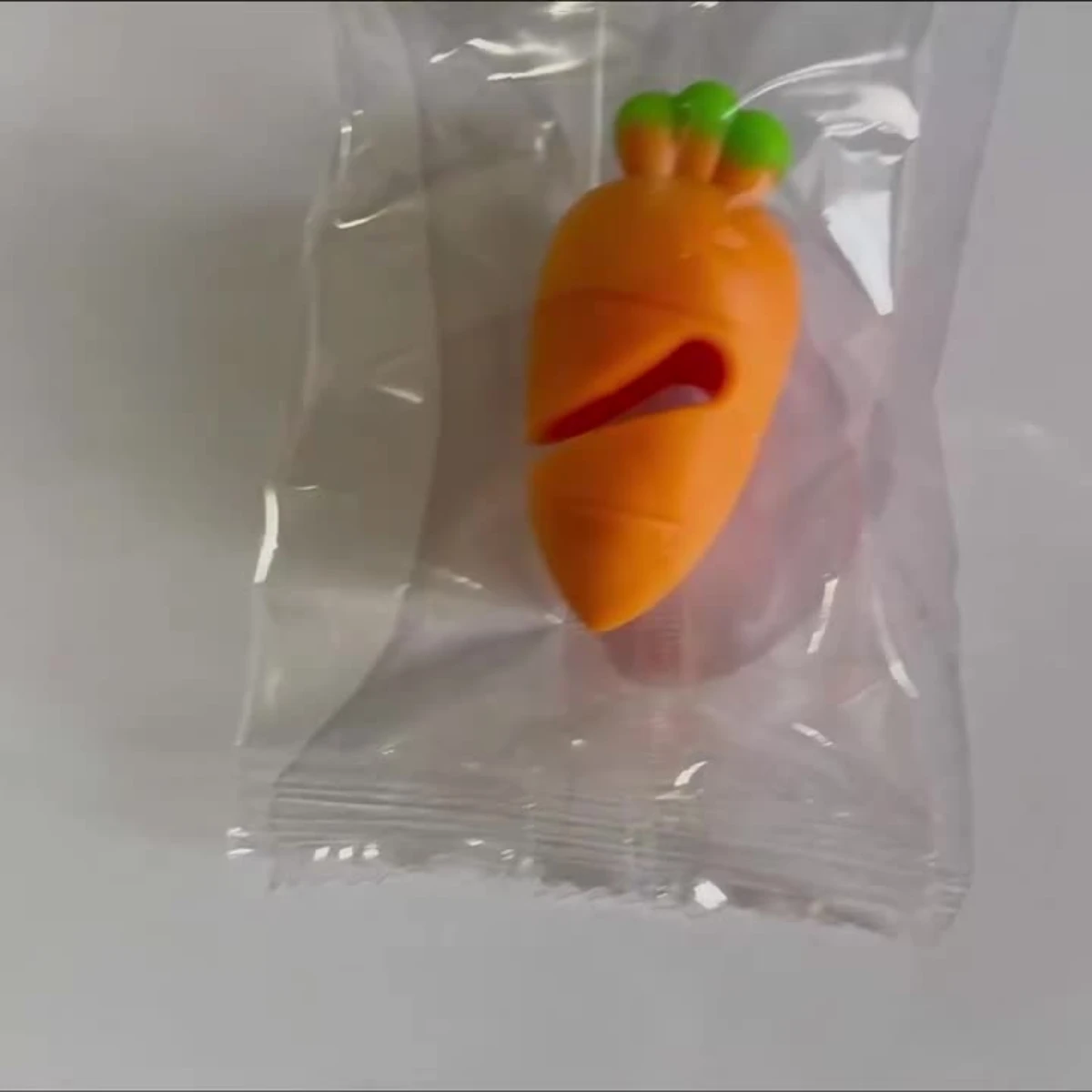 Silicone carrot pot lid lifting anti overflow device, practical kitchen tool
