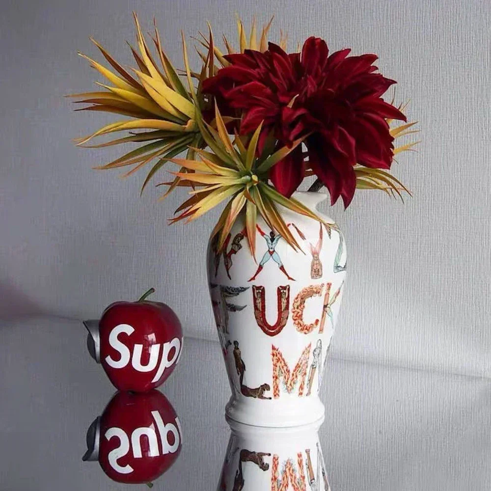 2024 New 18SS Alphabet Dirty Ceramic Words Vase Super Cool Vase INS Style Flower Pot Home Decoration Trendy Decorations Stylish