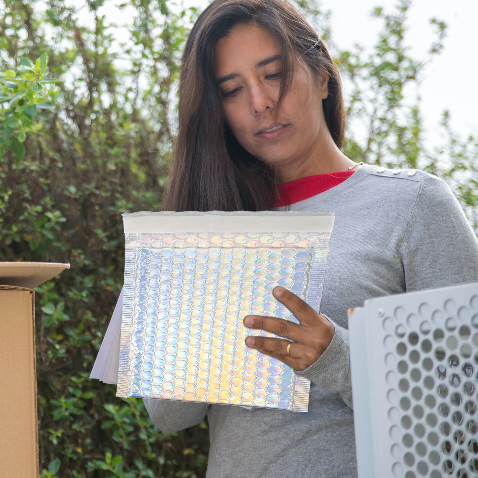 

16Pcs Sealing Shipping Bags Unique Design Waterproof Bubble Envelopes for Garments Blankets Daily Use Items Mailing Pouches