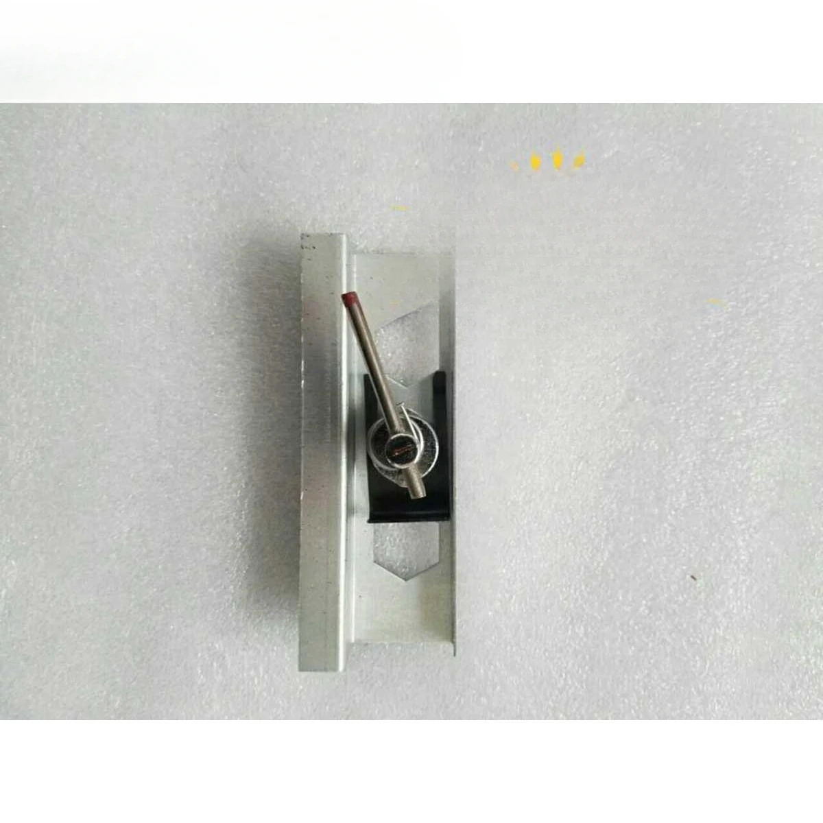 Emergency door triangle lock, Yisheng triangle lock, emergency unlocking install Yisheng triangle lock