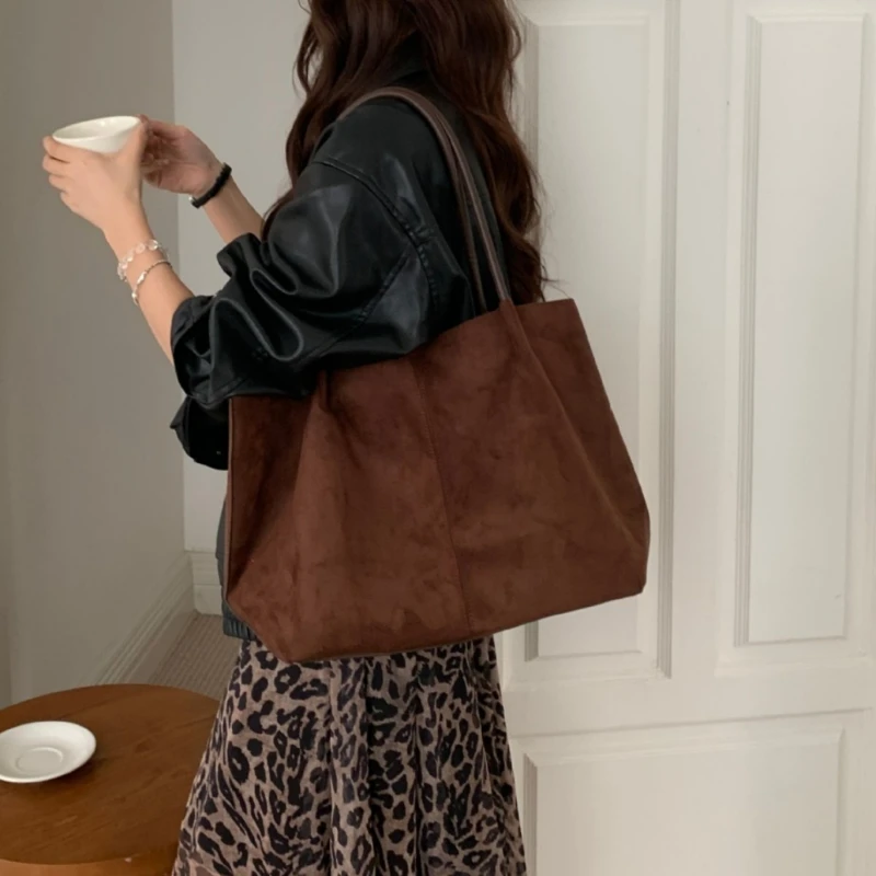 Retro large-capacity suede tote bag, casual commuting shoulder handheld mother and child bag