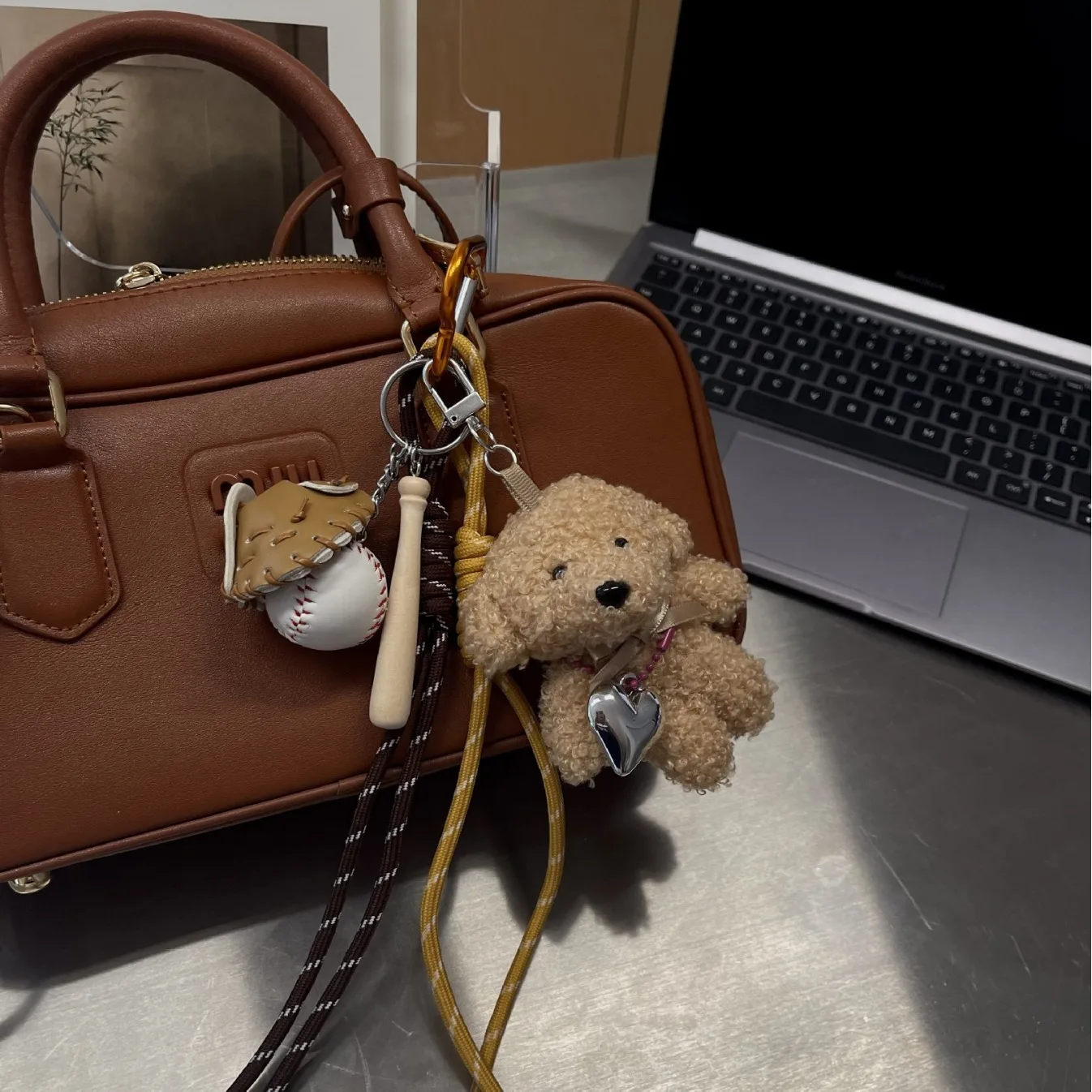 Original Designed Key Chain with baseball Plush dog Decor Sporty Style Bag Pendant Casual Cool Trendy Fashion Accessories