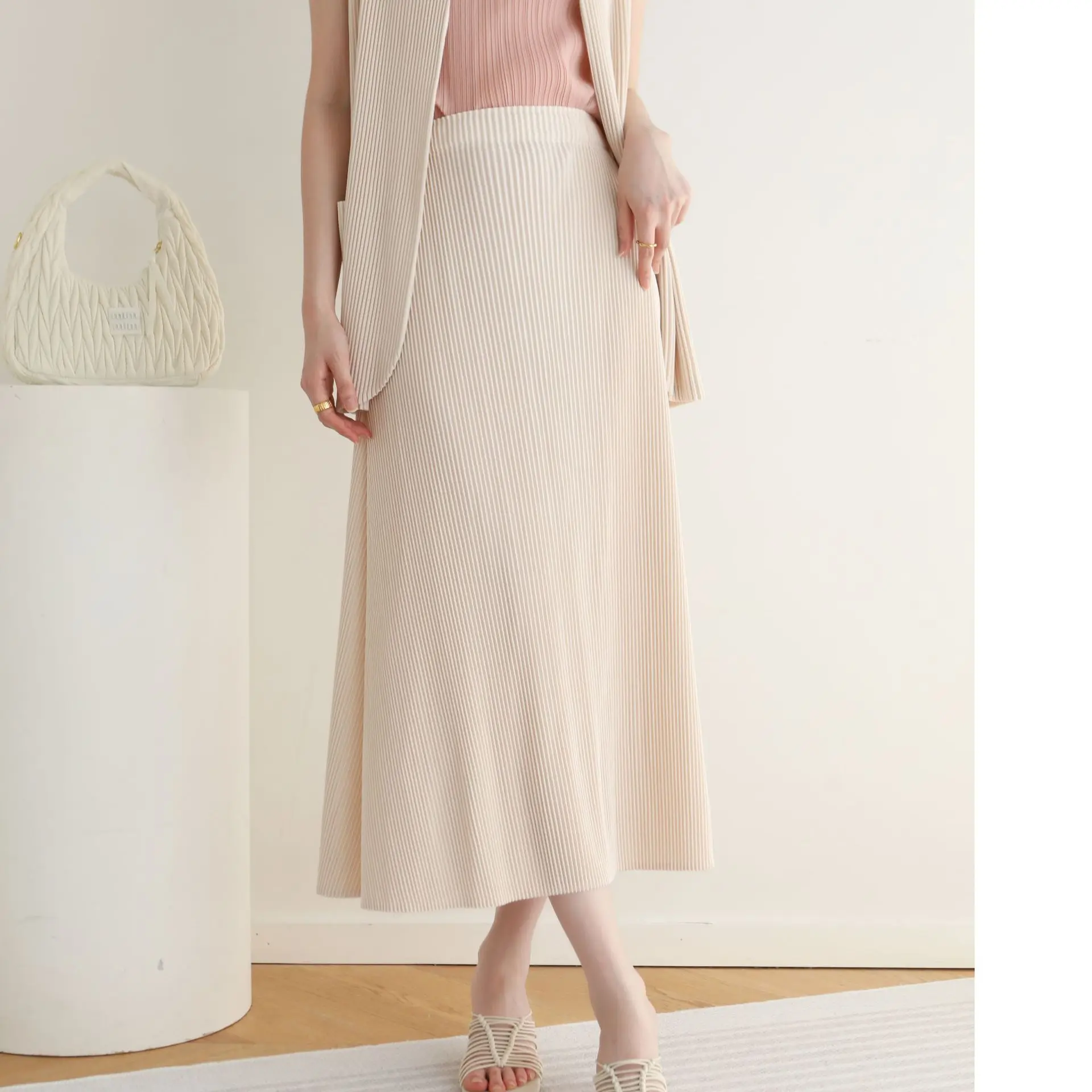 

2025 Autumn New Women Half Skirt Solid Colour High Waist Pleated Thick Fabric Loose Large Size Fashion Casual Half Skirt