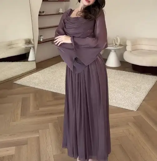 

Autumn French Square Neck Pleated Skirt for Women, Elegant Temperament, Solid Color Trumpet Sleeve High Waisted Dress