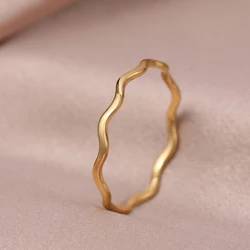 Bague en acier inoxydable pour femme, vague de mer minimaliste, matiques de couple légères, bijoux de luxe élégants, cadeaux de mariage à la mode