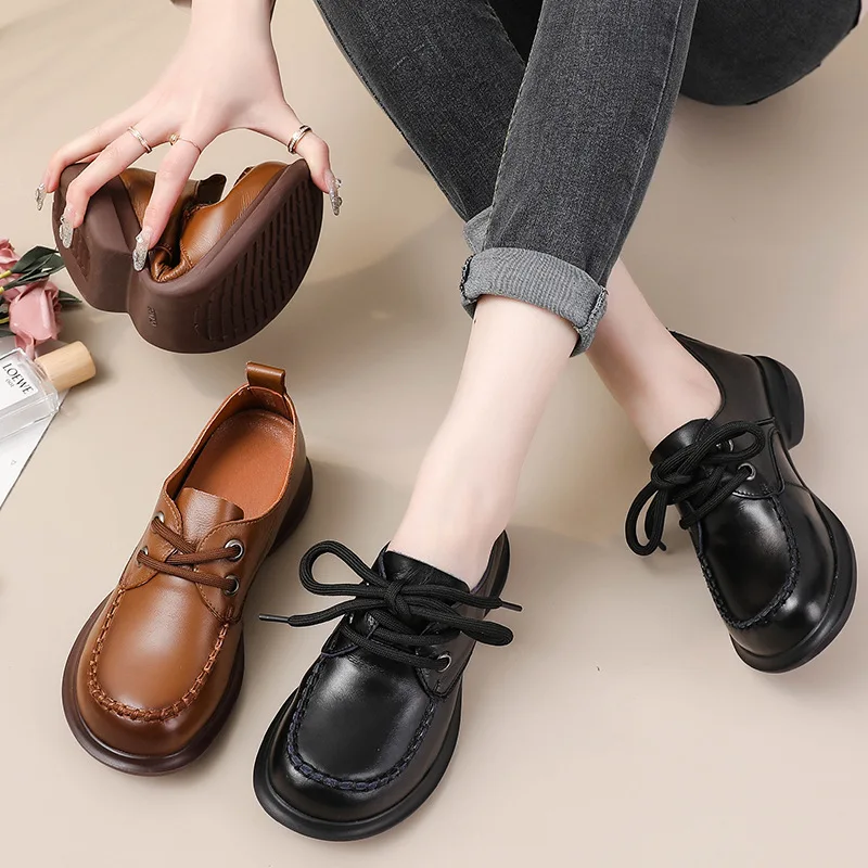 Xiuteng High Quality Retro Fancy Pattern Genuine Leather Round Toe Slip On Flat Shoes Soft Sole Sports Shoes Woman Flats