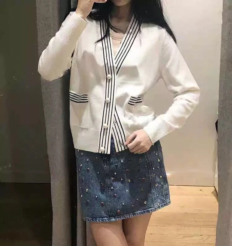 

Women's V-ne Knitted Sweater Pearl Button Color Blo Spring 2020 Loose Fit Long Sve Cardigan Briti Sle Commute