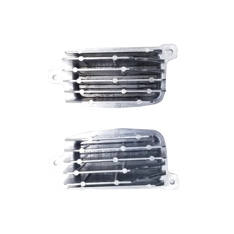 Lewy: 285749447R Prawy: 285753299R Moduł świateł dziennych LED do Renault Megane I 2016-2021 R i L