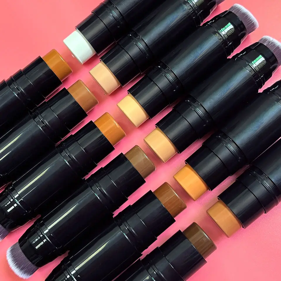 30Pcs Private Label Contour Stick แปรง Pigment กันน้ำ Matte มังสวิรัติคอนซีลเลอร์ครีมแต่งหน้า Stick ขายส่งจำนวนมาก