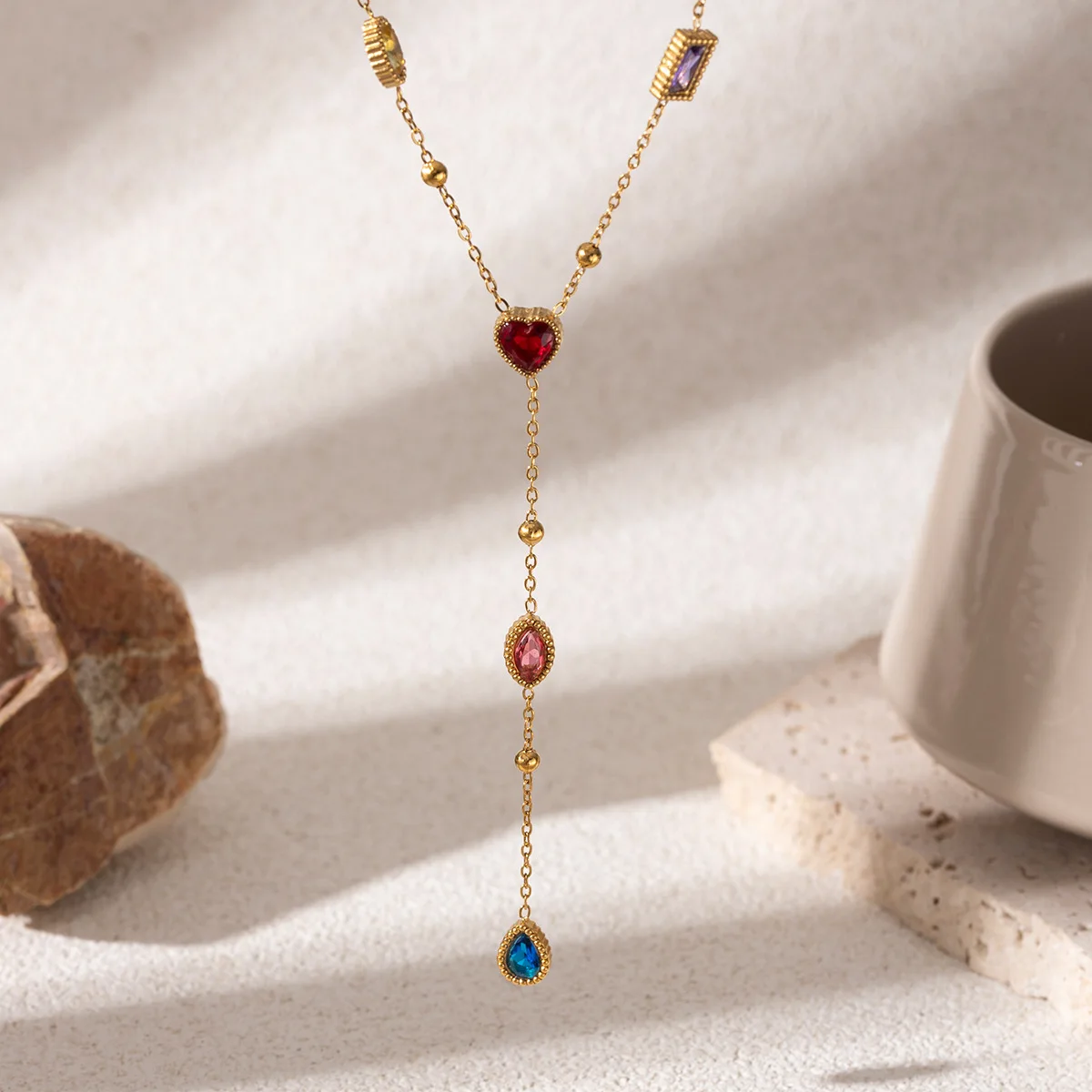Edelstahl-Halskette mit farbigem Zirkon und Quaste, luxuriöse lange Halskette mit herzförmigem Perlenanhänger, Zirkon-Quaste, nicht verblassender Schmuck – Detail 6